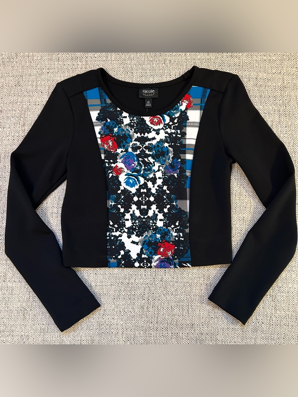 Nicole Miller Top NWT
Black/Floral Scuba Knit Crop Size xs